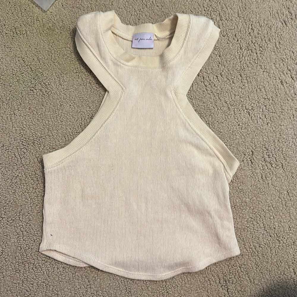 It from under urban outfitters tank